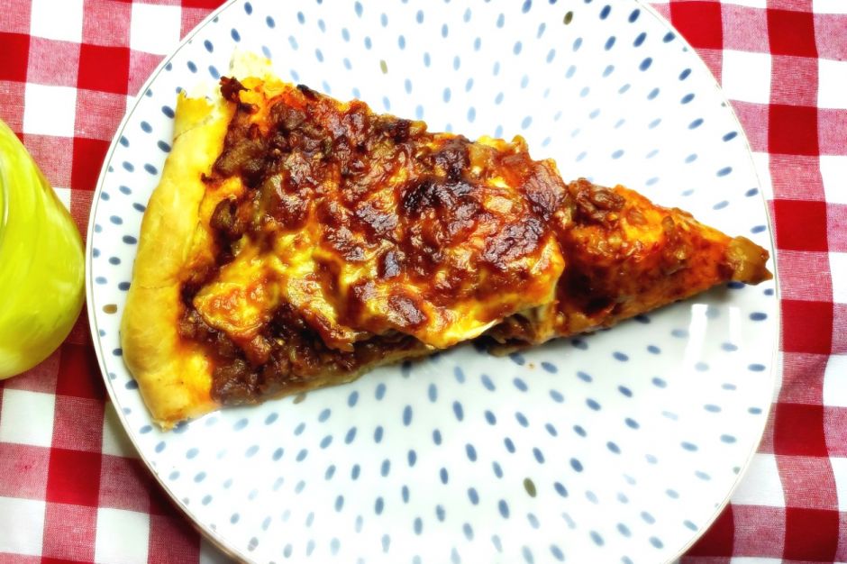 Patlıcanlı Kaşarlı Pizza