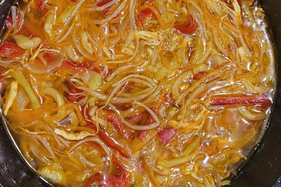 Tavuklu Uzak Doğu Çorbası