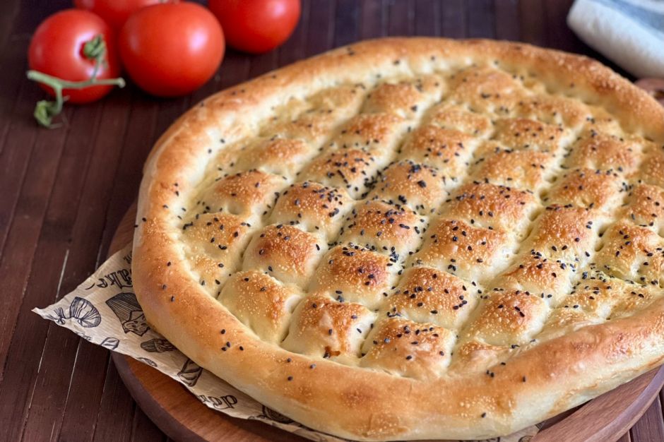 Tam Ölçülü Ramazan Pidesi
