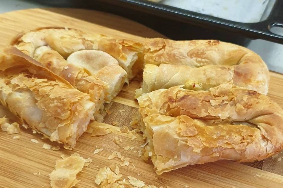 Oklavasız El Açması Börek