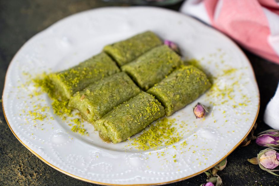 Ispanaktan Yalancı Fıstık Sarma