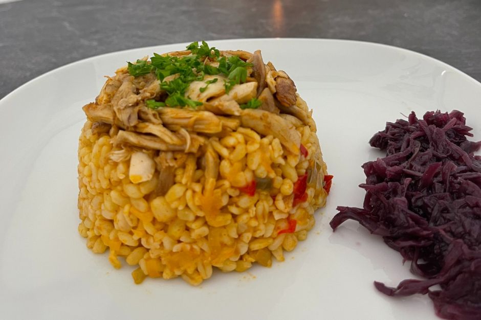 Bulgur Pilavı Üstü Tavuk