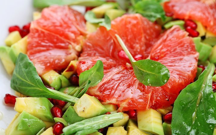 Greyfurtlu Avokado Salatası