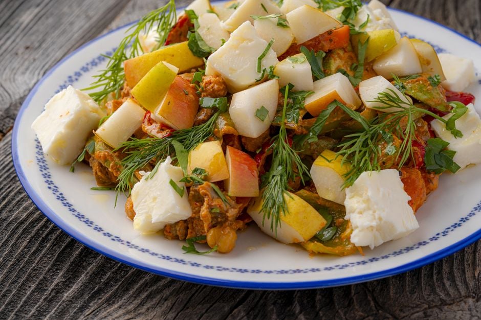 Fırın Sebzeli Armutlu Salata