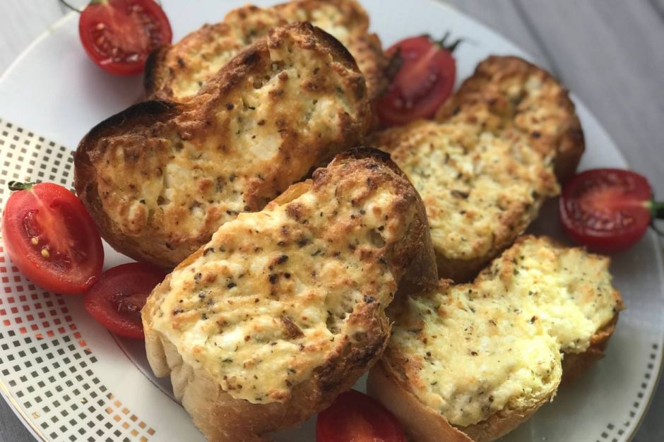 Peynirli Bayat Ekmek Kızartması