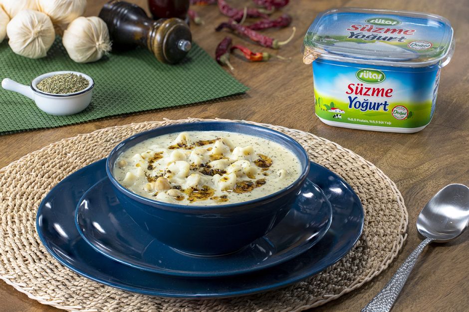 Süzme Yoğurtlu Yüksük Çorbası