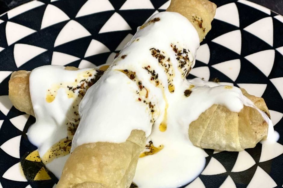 Tavuklu Garnitürlü Börek