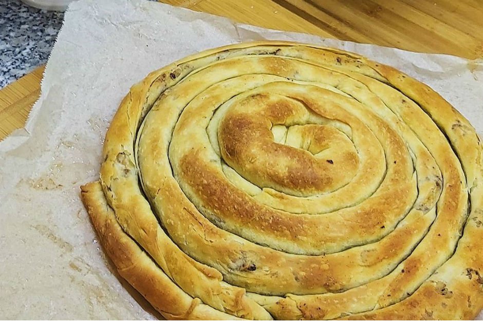 Kıymalı Kol Böreği