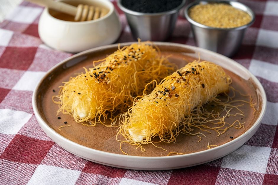 Ballı Peynirli Kadayıf Sarma