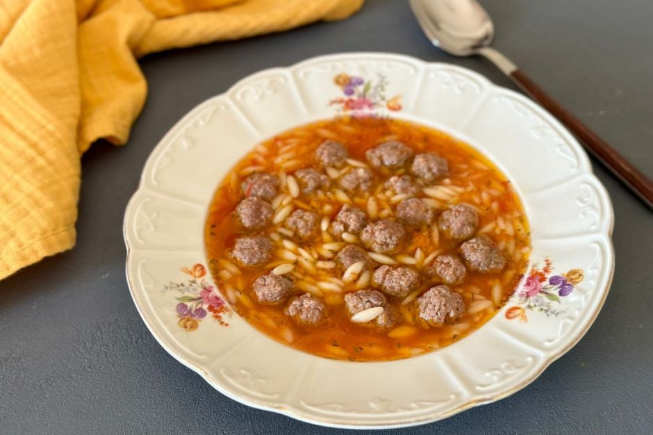 Şehriyeli Sulu Köfte