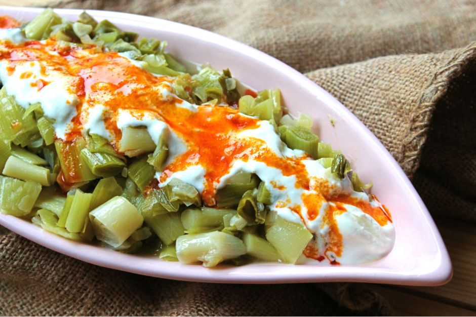 Yoğurtlu Pırasa Kavurması