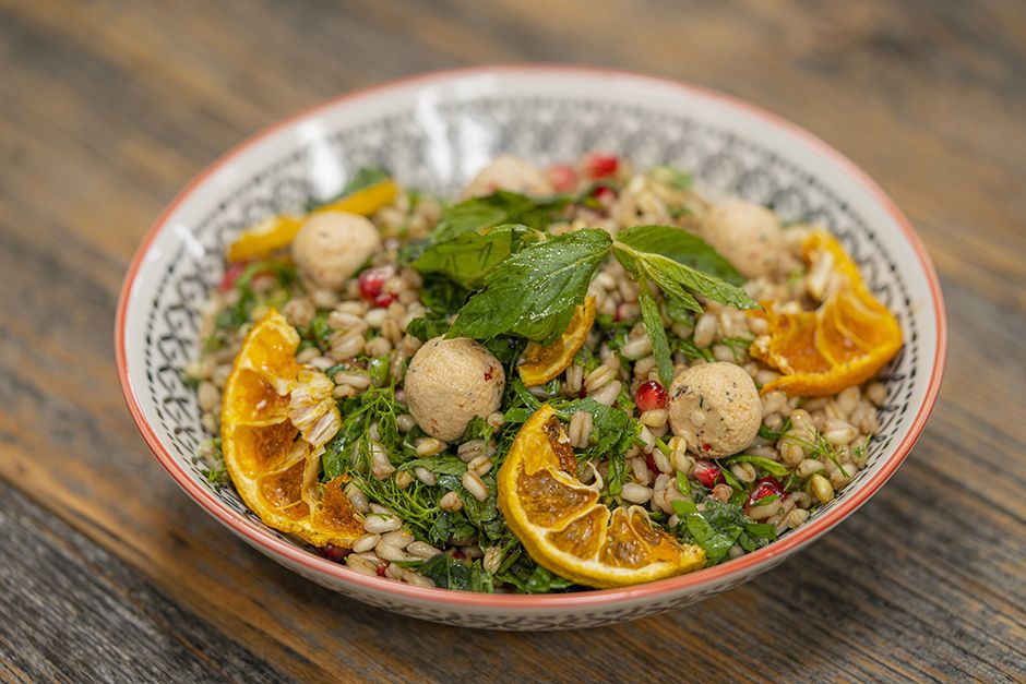 Nar Ekşili Buğday Salatası