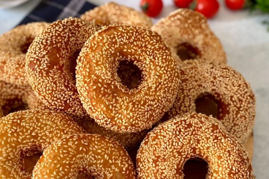 Susamlı Simit Pişi