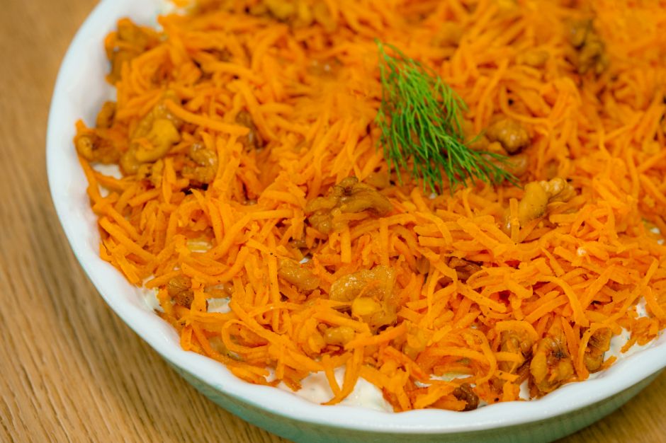 Havuçlu, Yoğurt Soslu Kabak Salatası