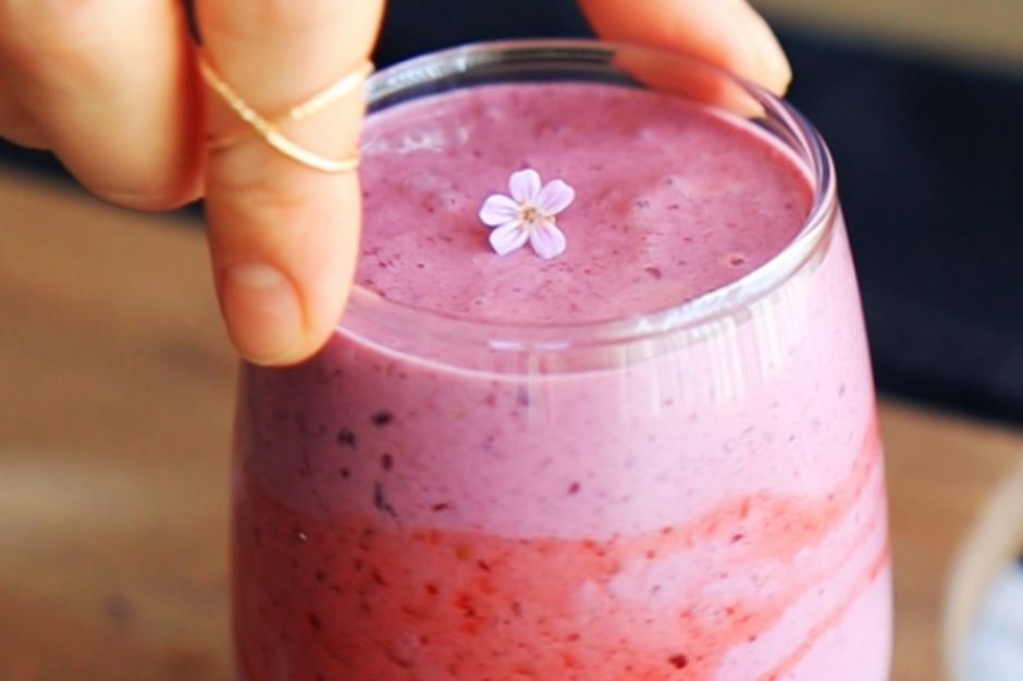 Orman Meyveli ve Keten Tohumlu Smoothie