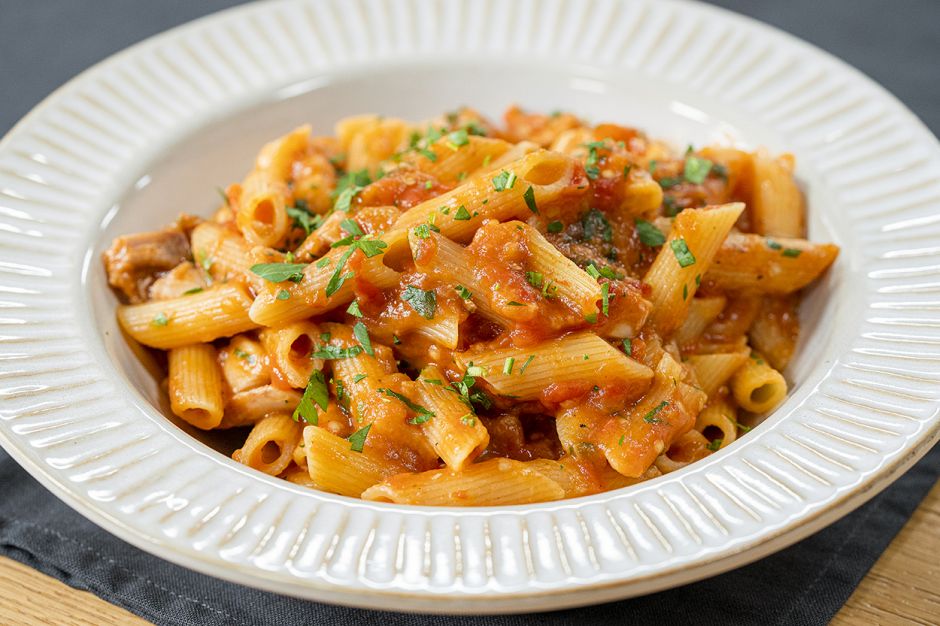 Tavuklu ve Patlıcanlı Makarna