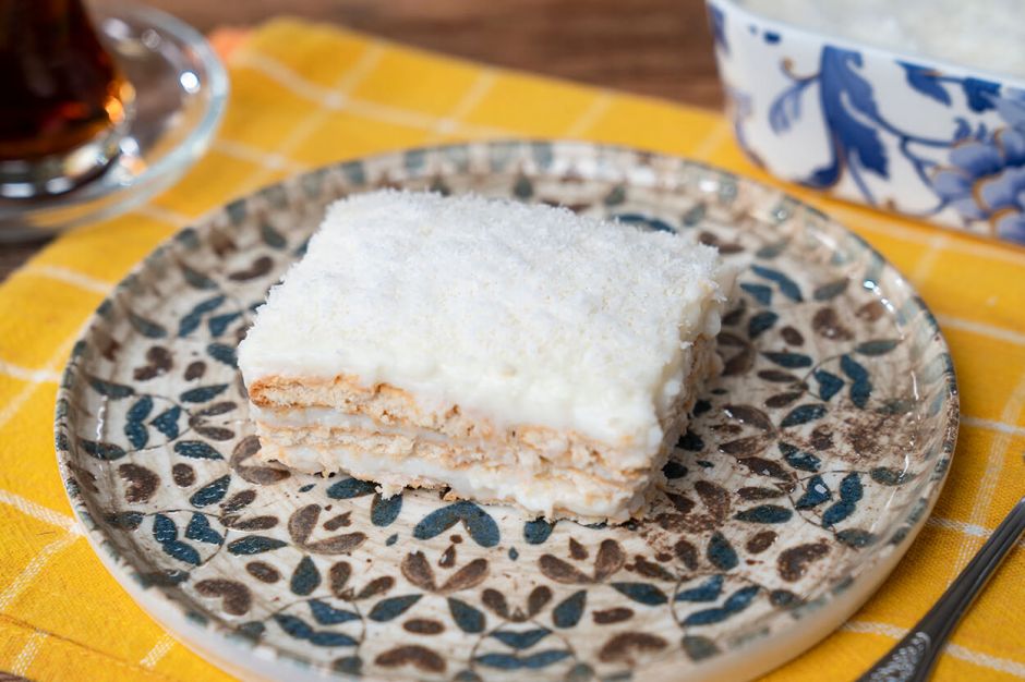 Muhallebili Bisküvili Pasta