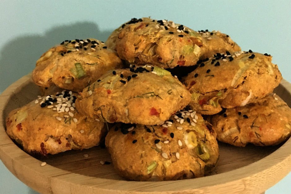 Kuru Domates ve Pırasalı Tam Buğday Poğaça