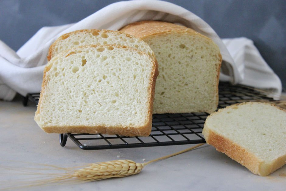 Ev Yapımı Tost Ekmeği