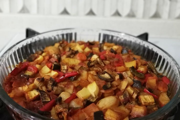 Fırında Karışık Sebze Yemeği