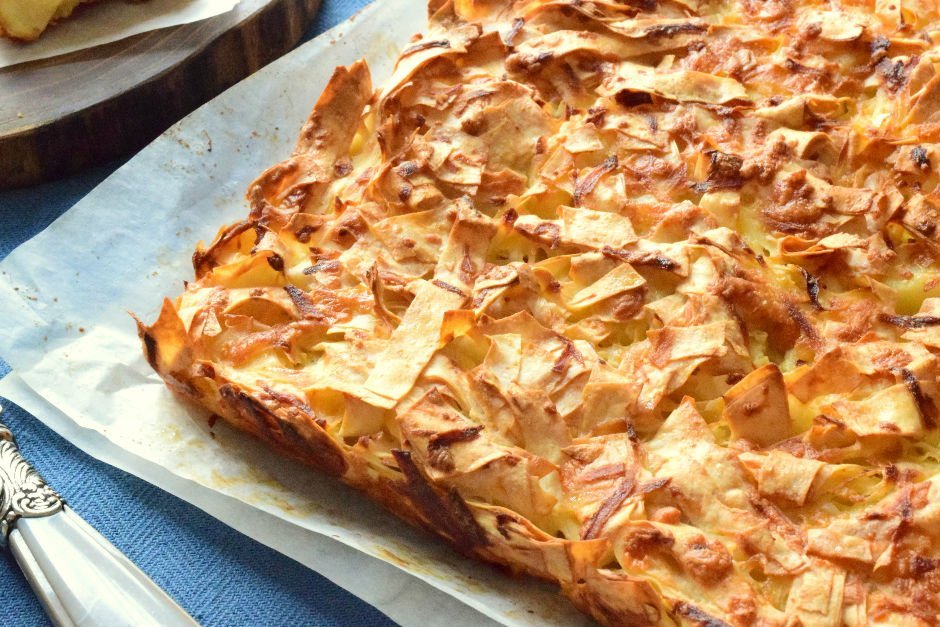 Patatesli Kaşarlı Kırpık Börek