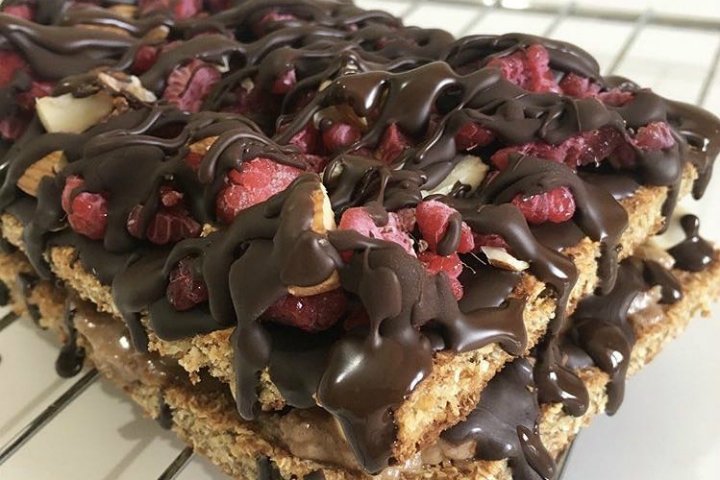 Frambuazlı Yer Fıstıklı Çikolata